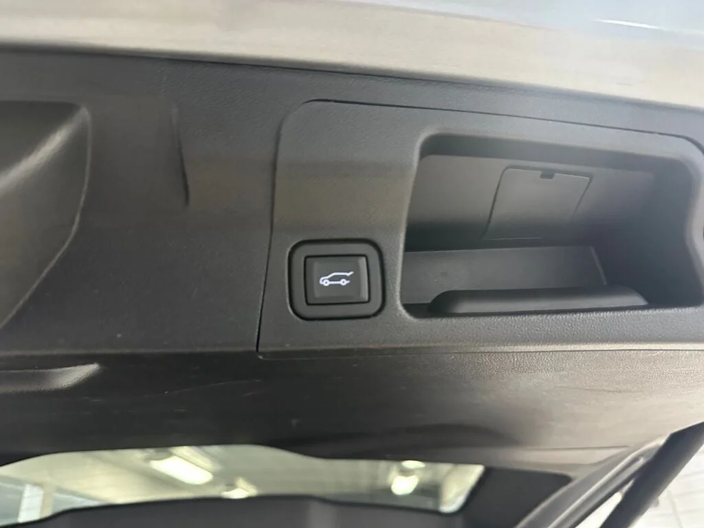 2023 GMC Acadia SLE - Photo 25