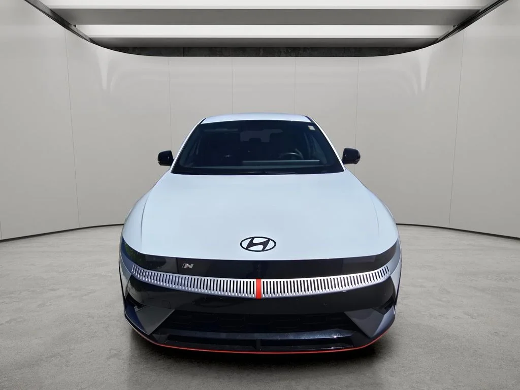 Used 2025 Atlas White Hyundai Base (A1) image 8