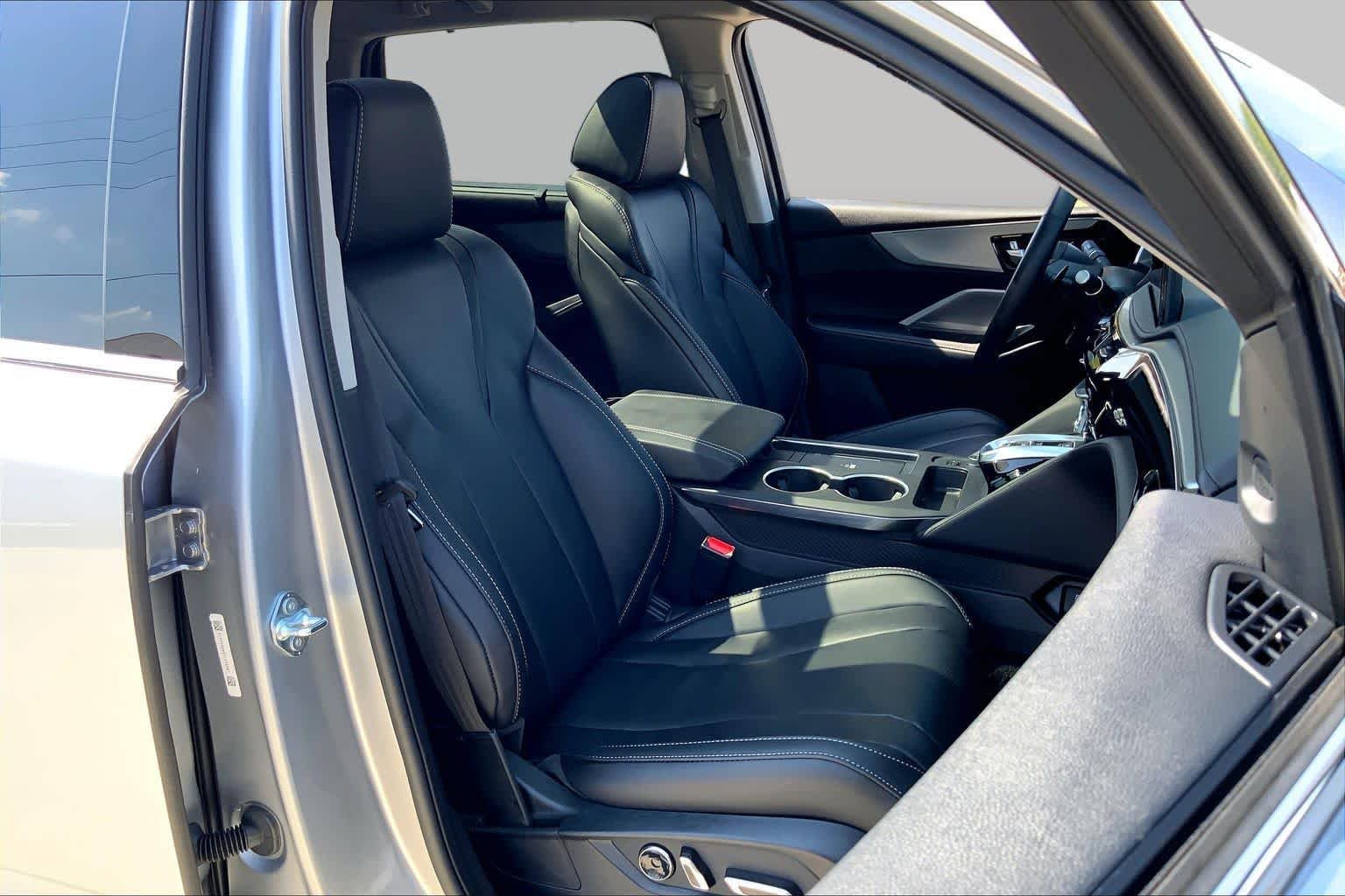 Used 2026 Solar Silver Metallic Acura w/Technology Package image 9