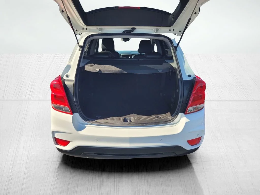 Used 2022 Summit White Chevrolet LT image 12