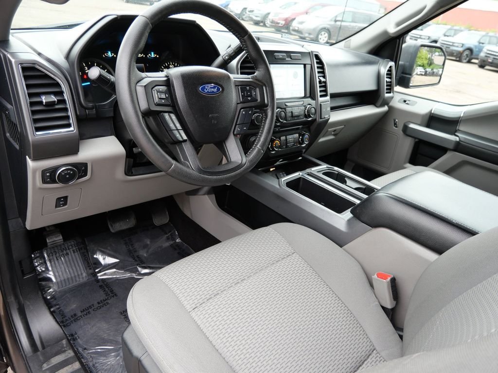 Used 2016 Brown Ford XLT image 3
