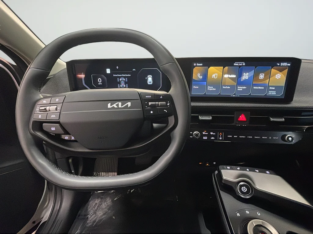 Certified Used 2025 White Kia Wind image 11
