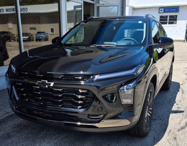 New 2026 Mosaic Black Metallic Chevrolet ACTIV image 1