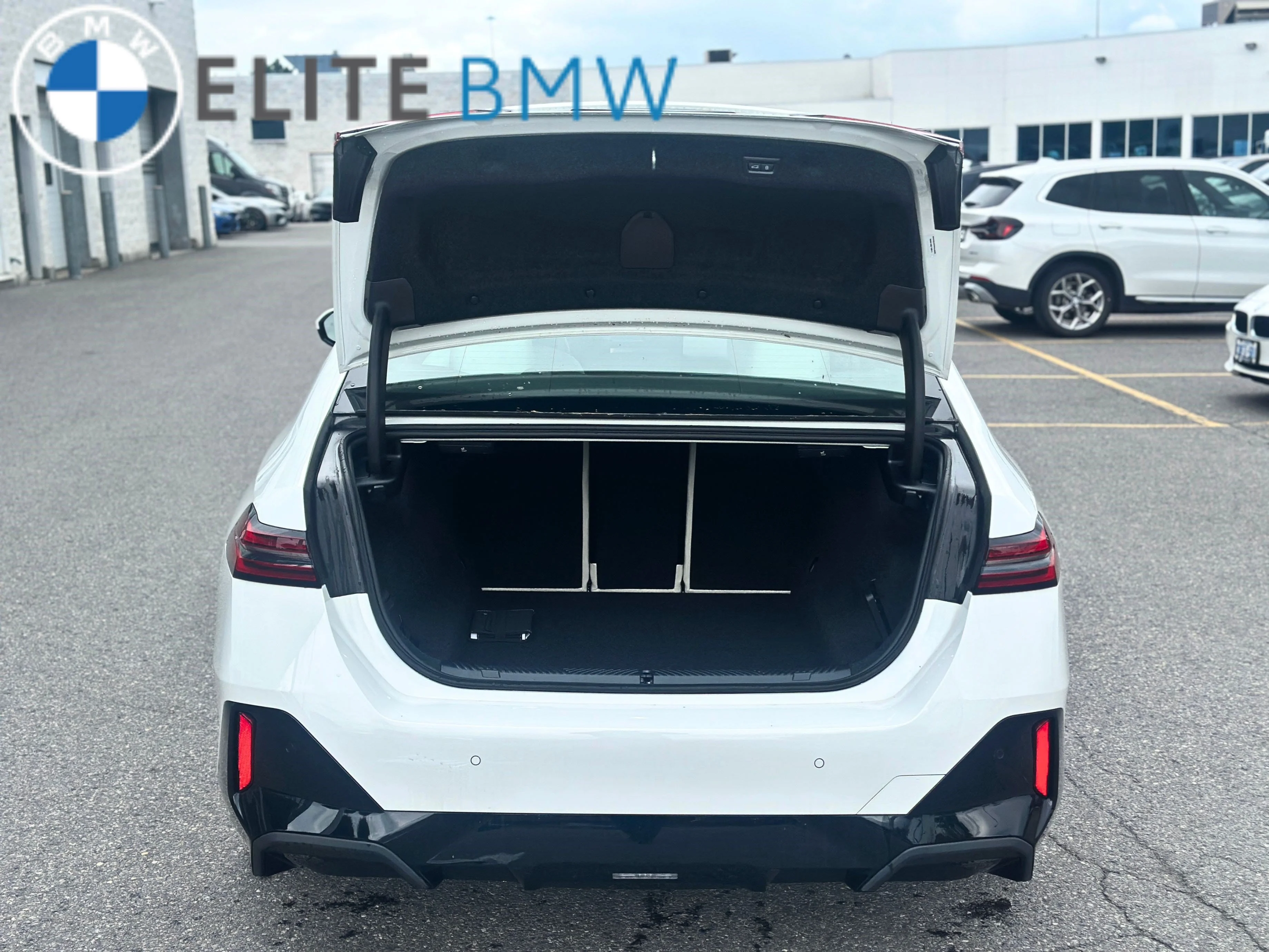 New 2026 Alpine White BMW 530i xDrive image 34