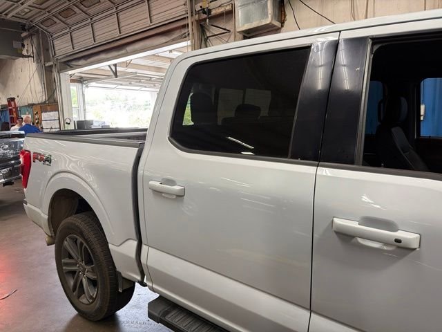 Used 2022 White Ford Lariat image 5