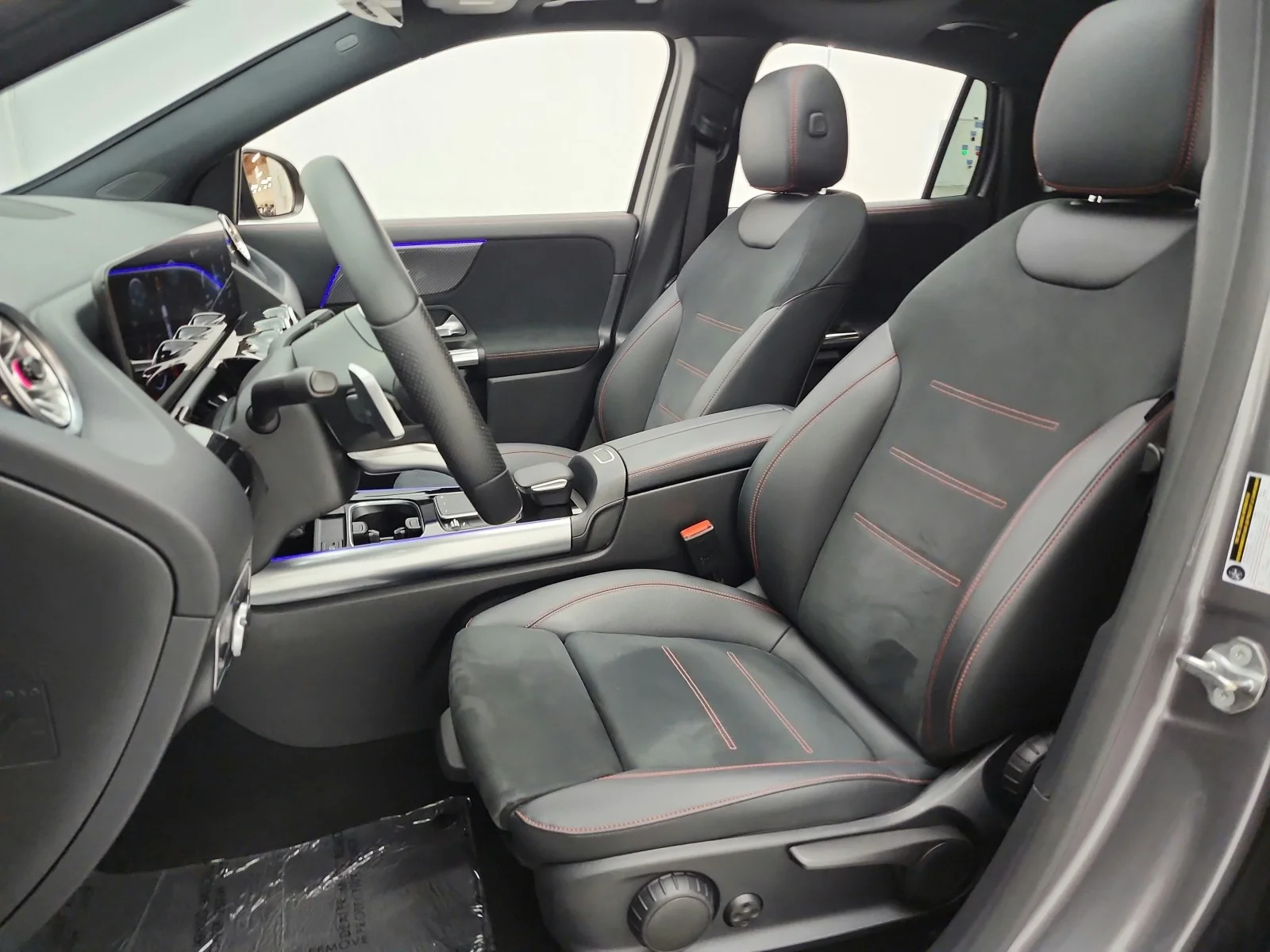 Used 2022 Mountain Grey Metallic Mercedes-Benz GLA 250 SUV image 13