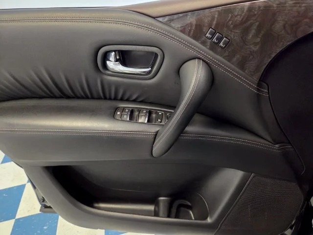Used 2023 Black Nissan Platinum image 32