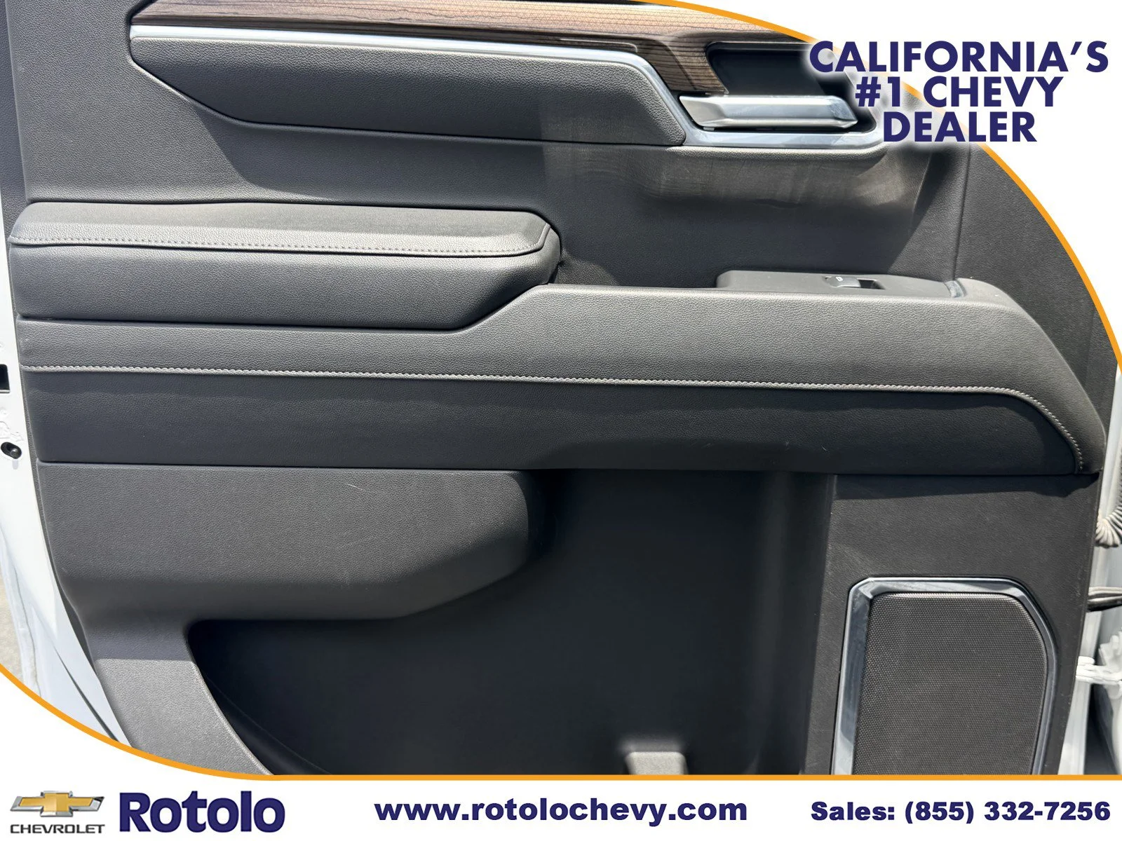 Used 2025 Summit White Chevrolet LT image 16