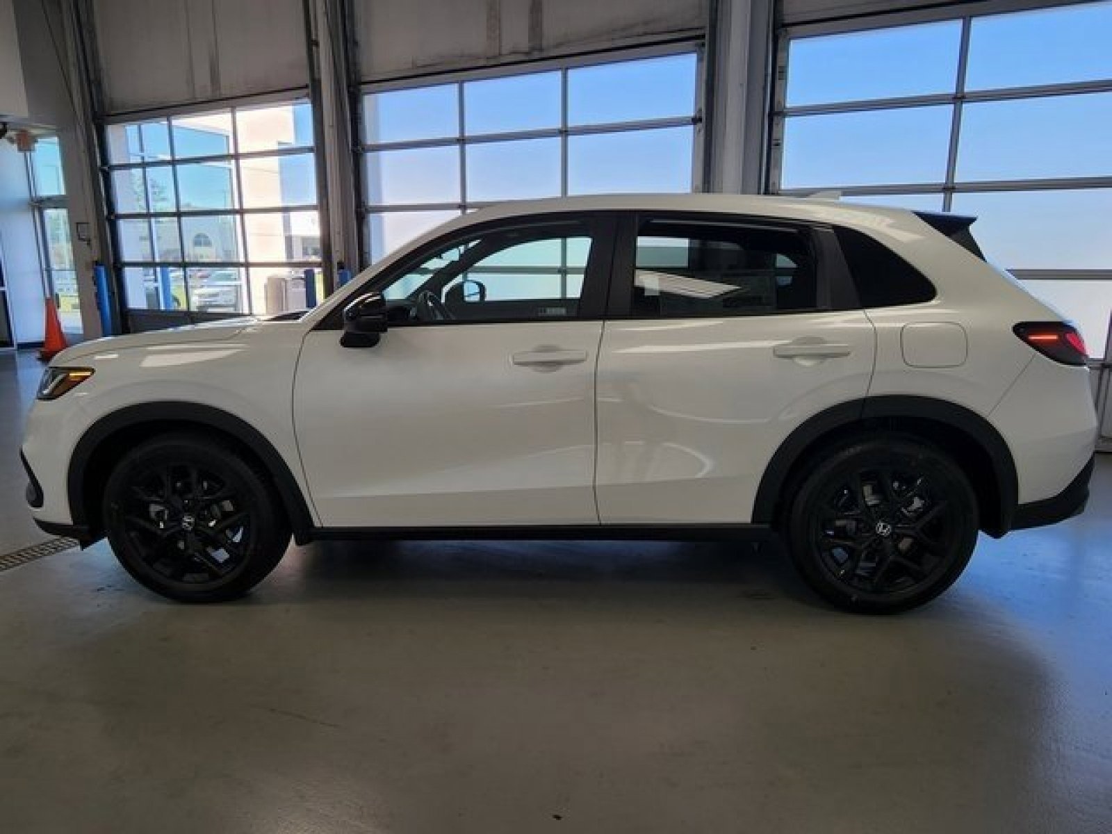 Used 2025 White Honda Sport image 3