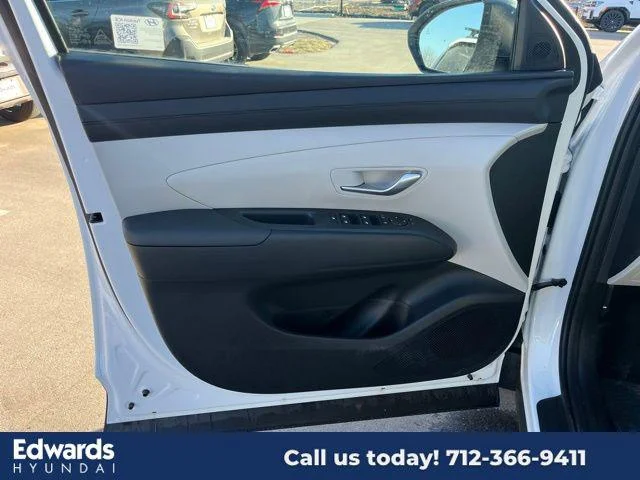 New 2025 White Hyundai SE image 14