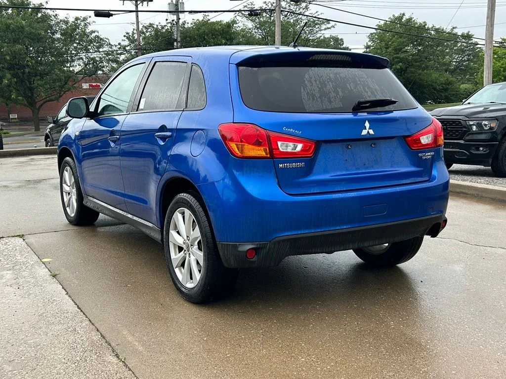 Used 2015  Mitsubishi ES image 8