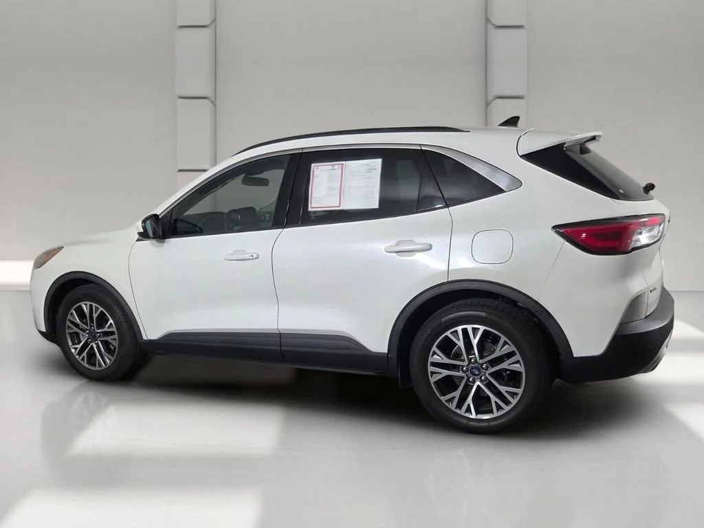 Used 2020 White Metallic Ford SEL image 7