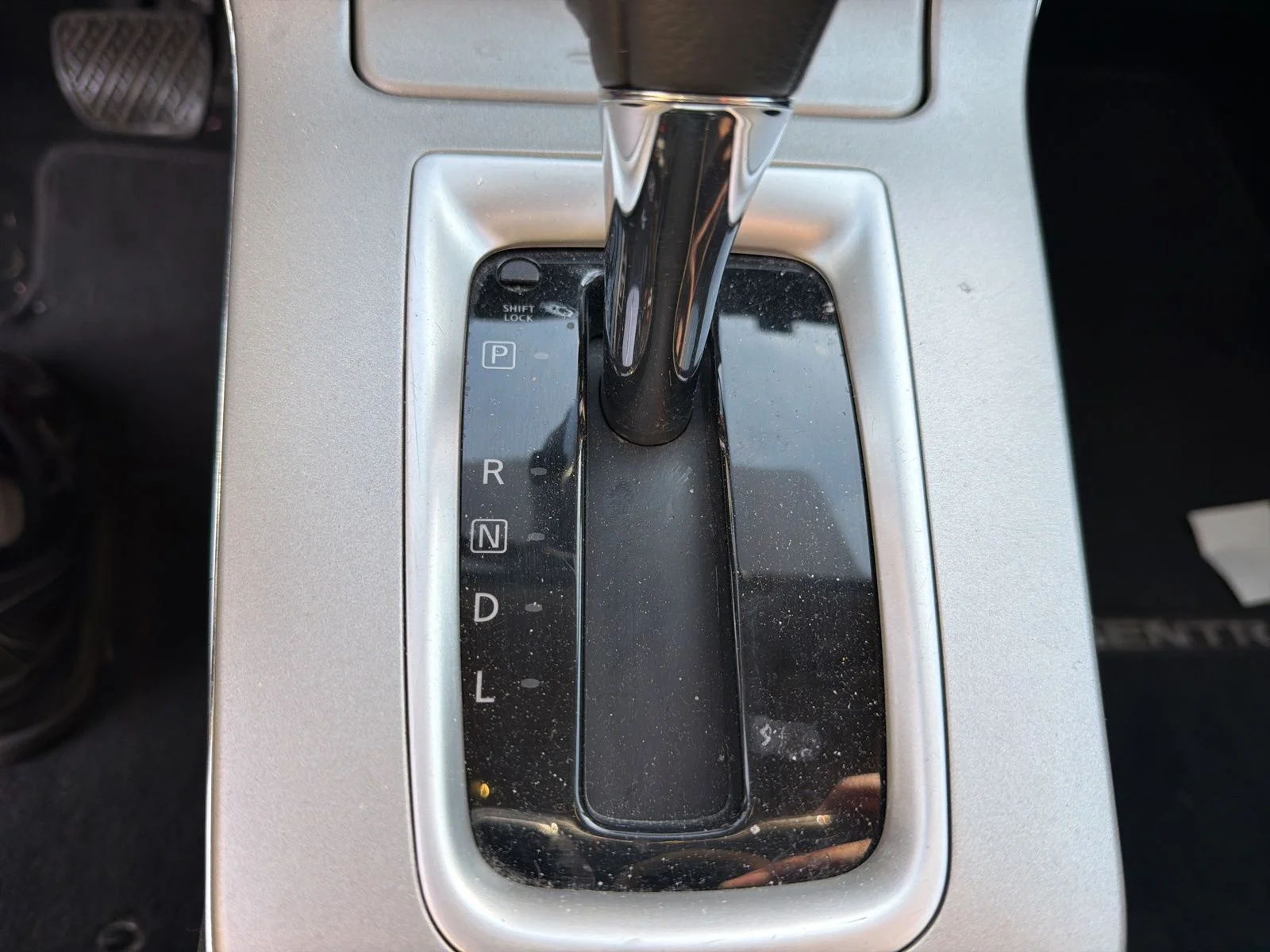 Used 2015 Silver Nissan SV image 19