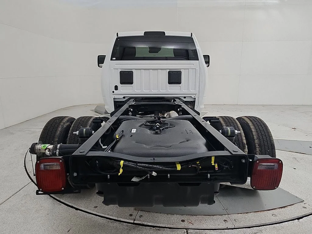 New 2026 Bright White Clearcoat RAM Tradesman image 7