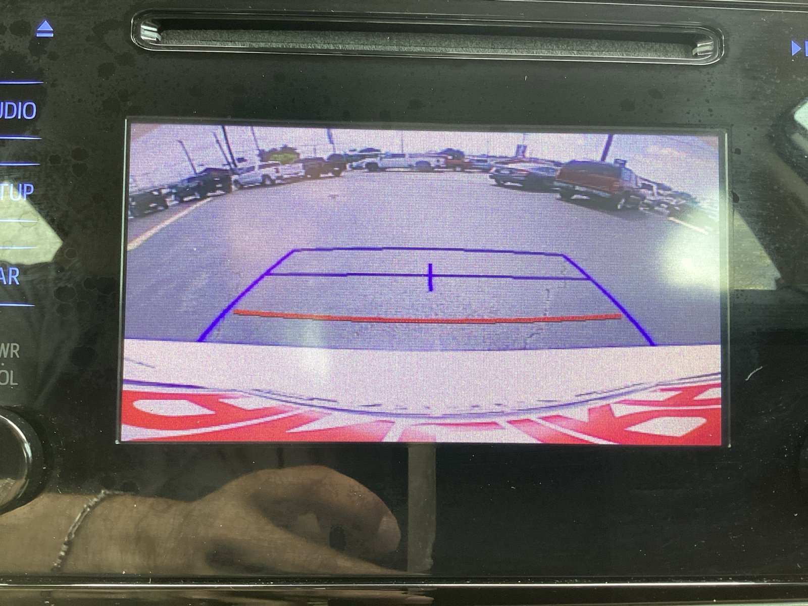 Used 2017 White Toyota LE image 19