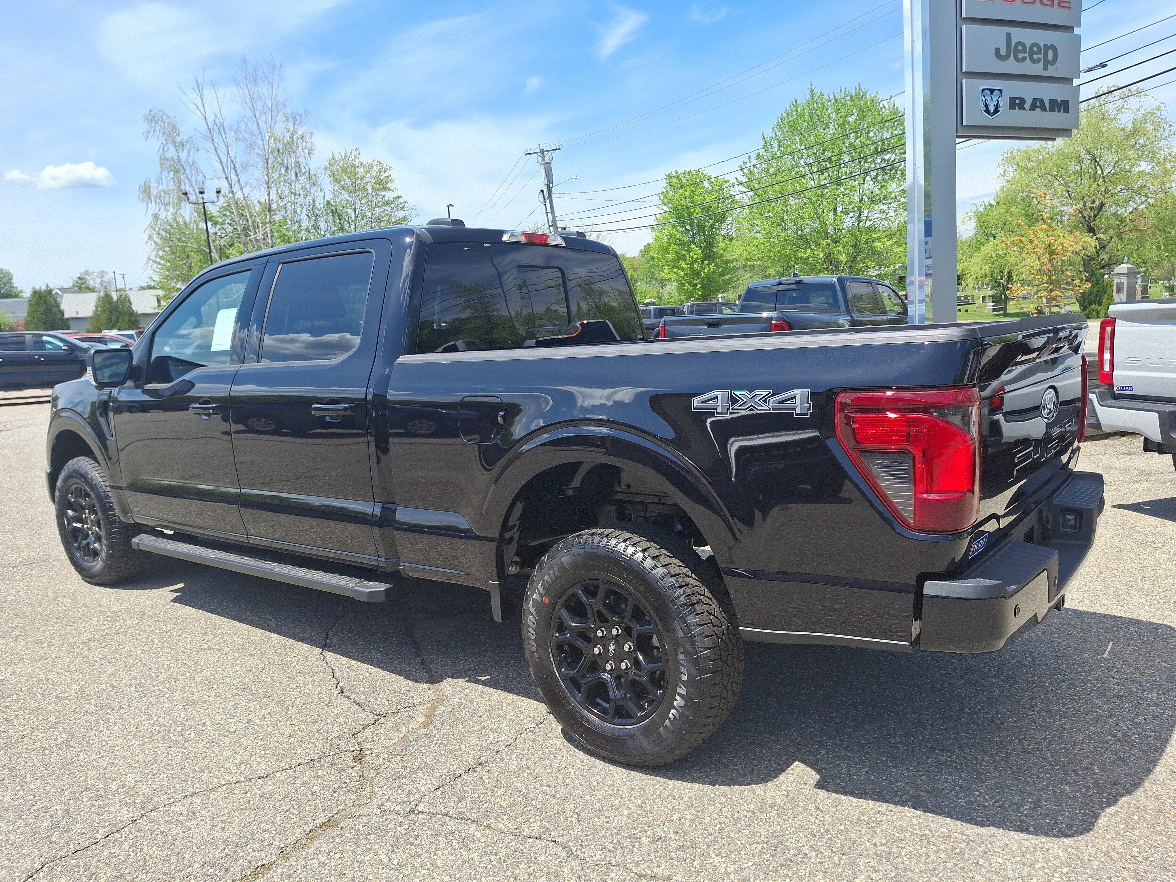 New 2026 Agate Black Metallic Ford XLT image 7