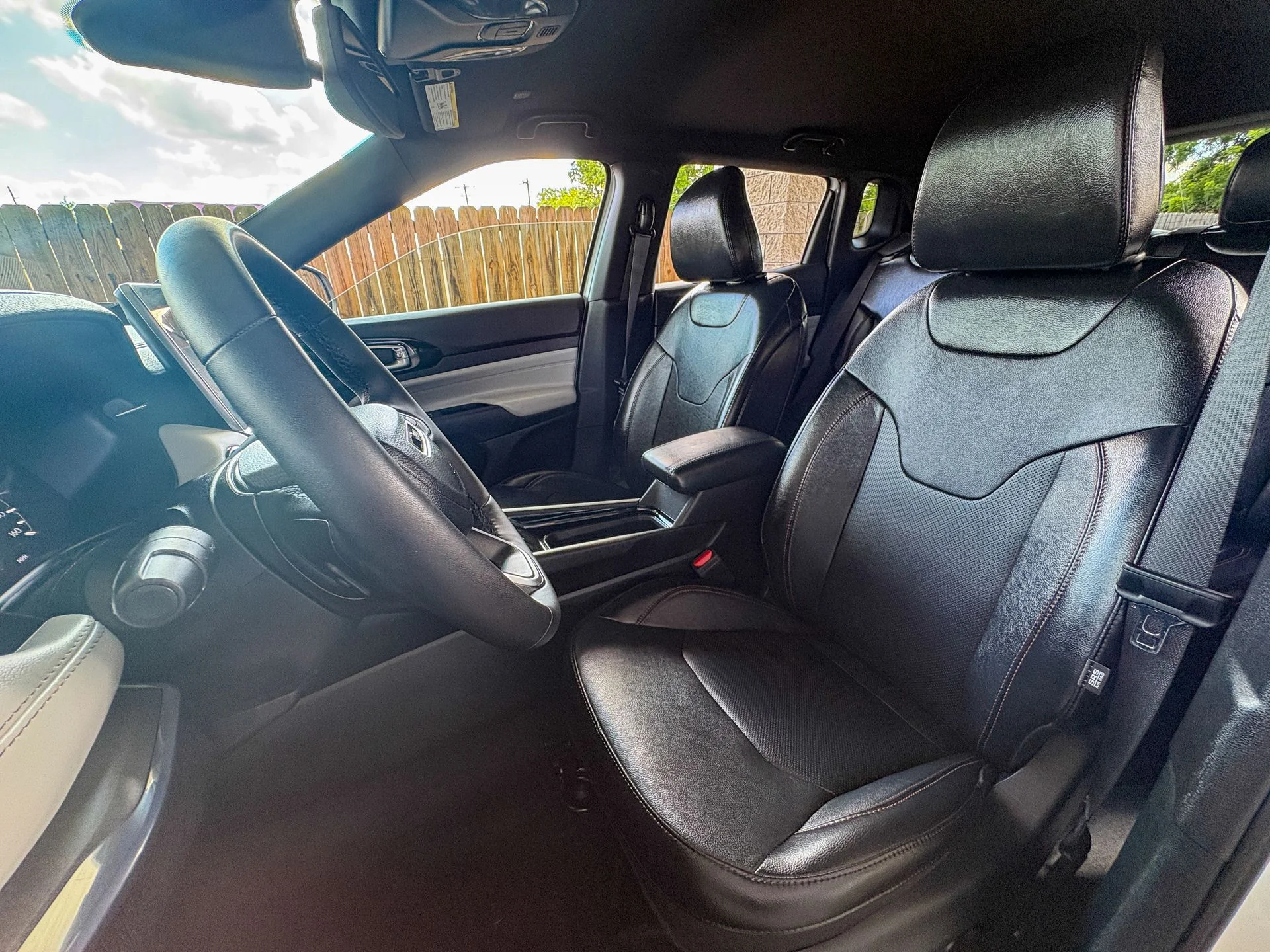 Used 2023 White Jeep Limited image 22