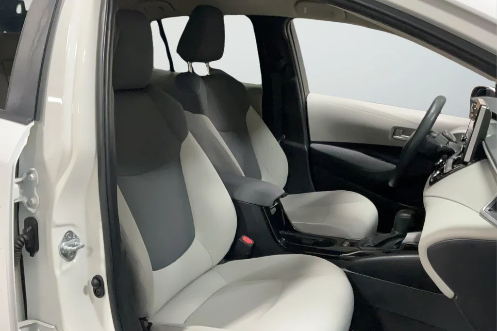 Used 2021 White Toyota LE image 20