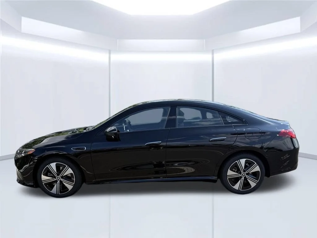New 2027 Night Black Mercedes-Benz CLA 220 image 4