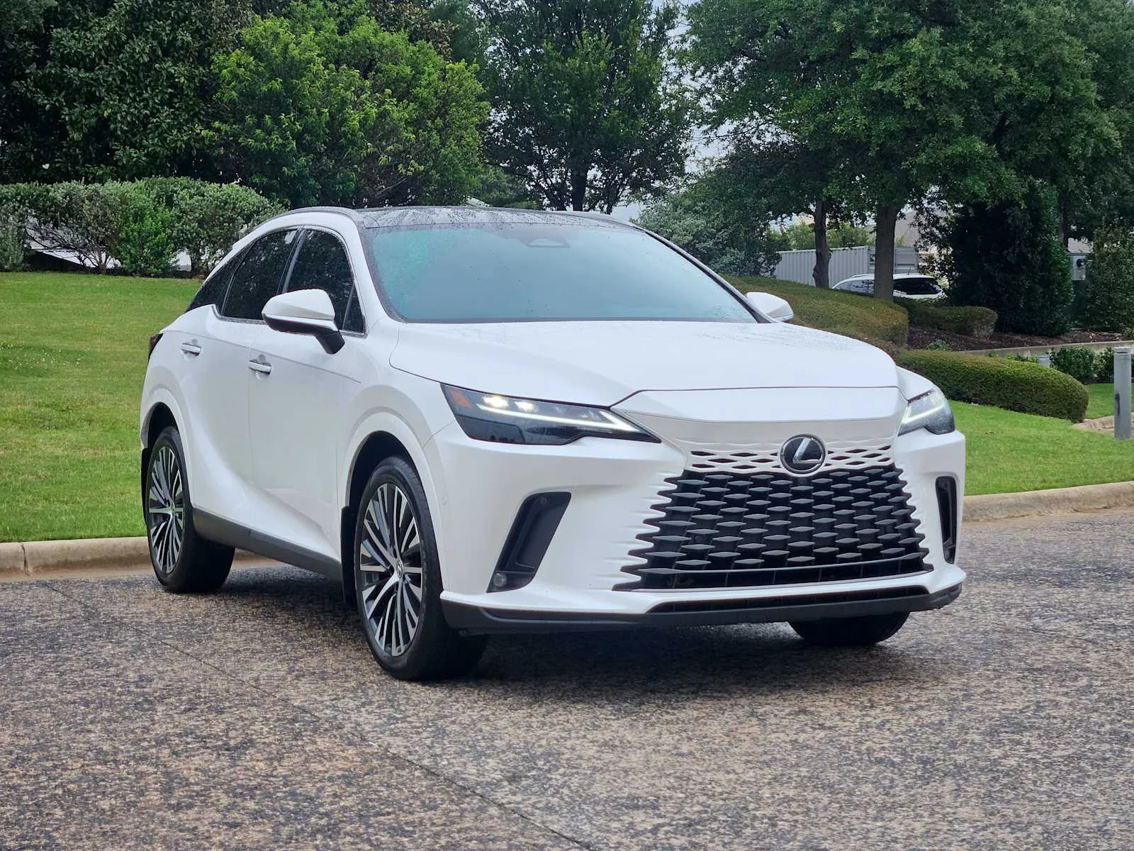 Used 2023 Eminent White Pearl Lexus Premium Plus image 2