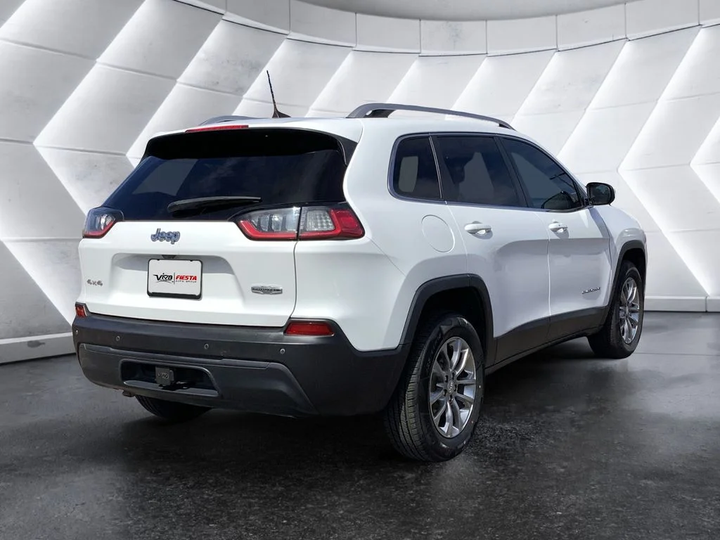 Used 2021 White Jeep Latitude Plus image 4