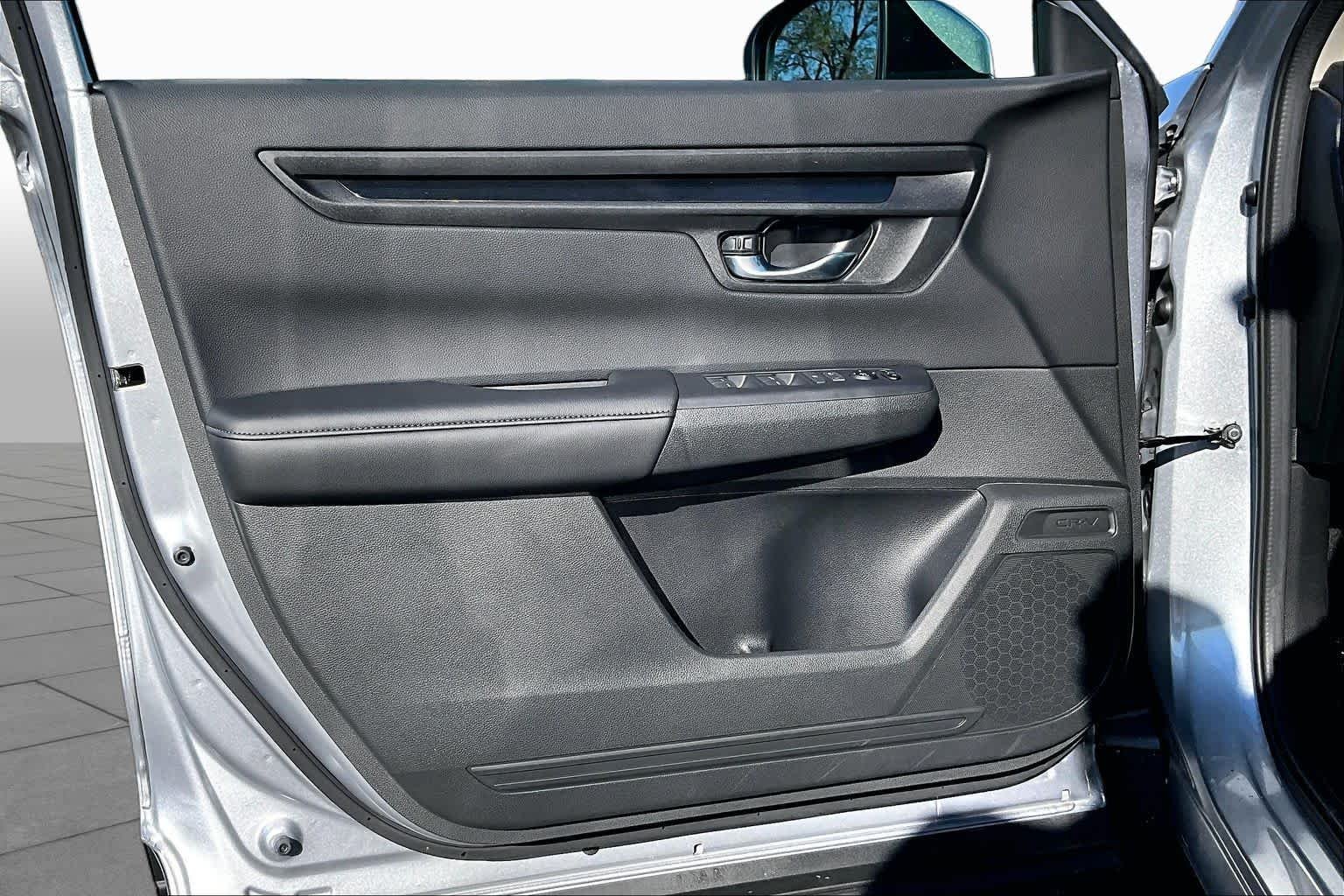 Used 2026 Solar Silver Metallic Honda LX image 21