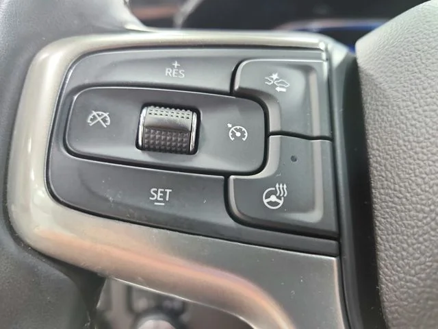 Used 2025 White Chevrolet LT image 25