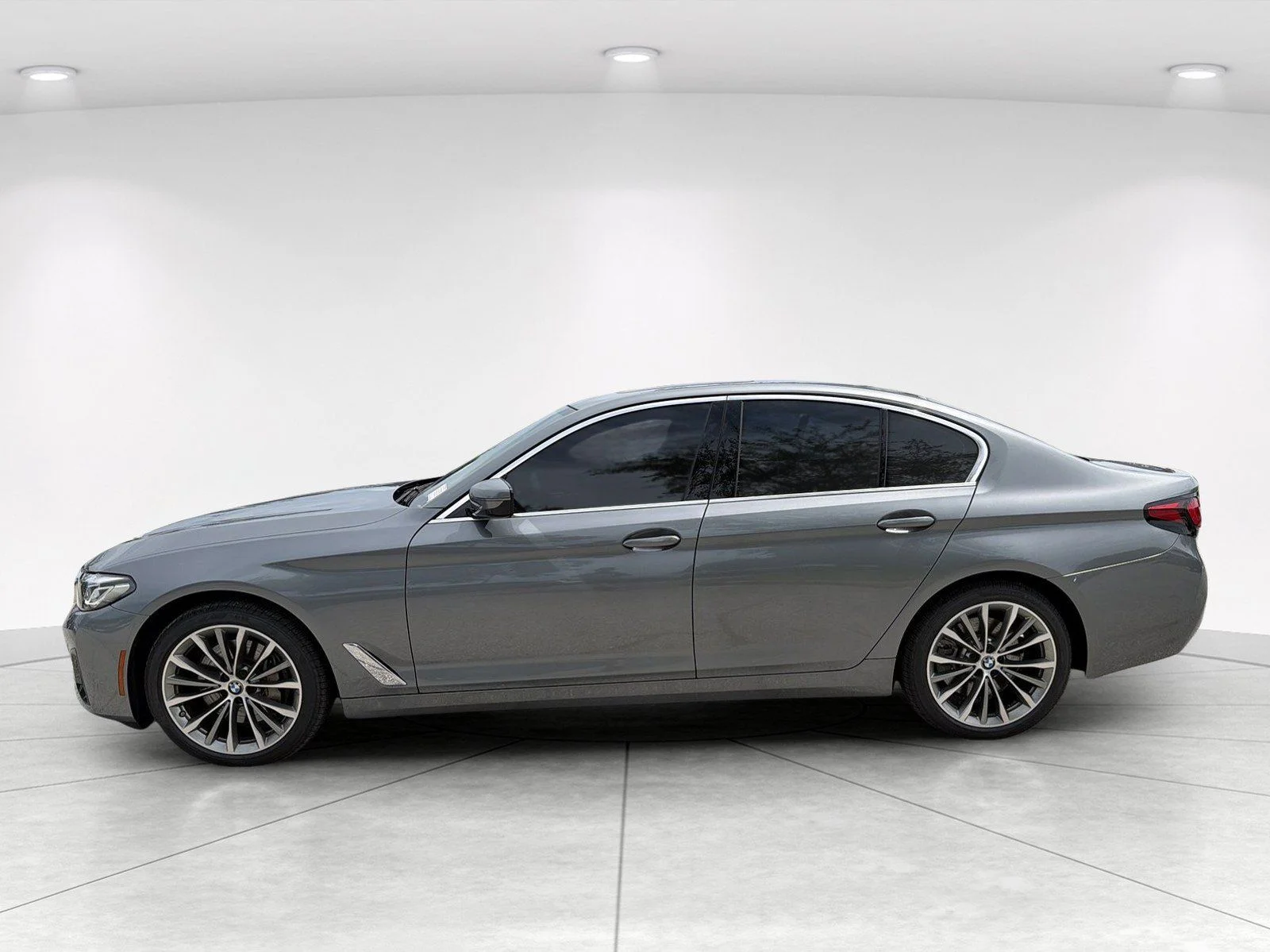 Used 2023 Skyscraper Grey Metallic BMW 540i image 7