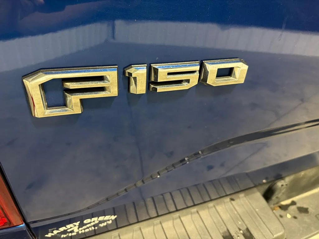 Used 2017 LIGHTNING BLUE Ford XLT image 9