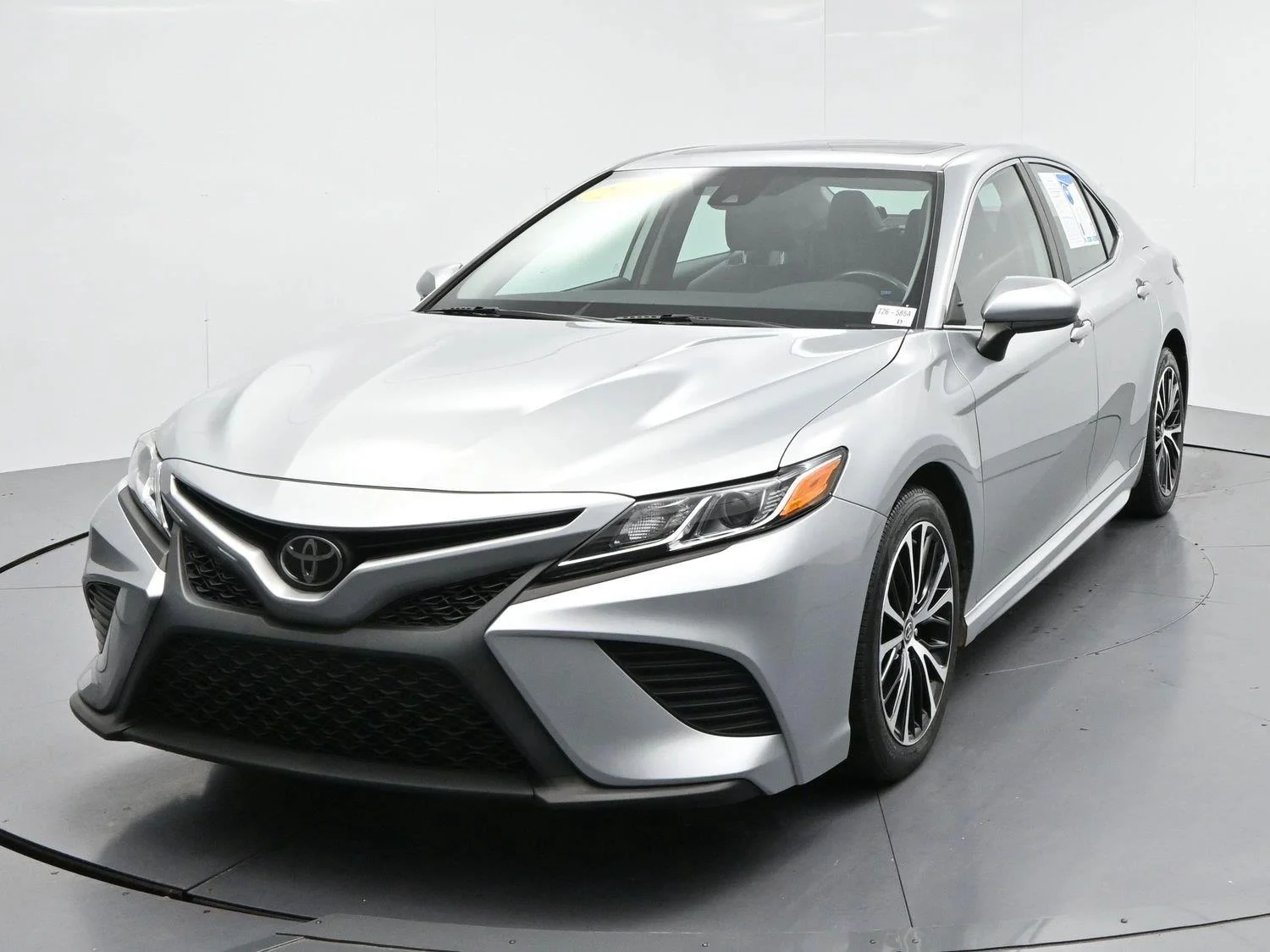 Used 2020 Celestial Silver Metallic Toyota SE image 3
