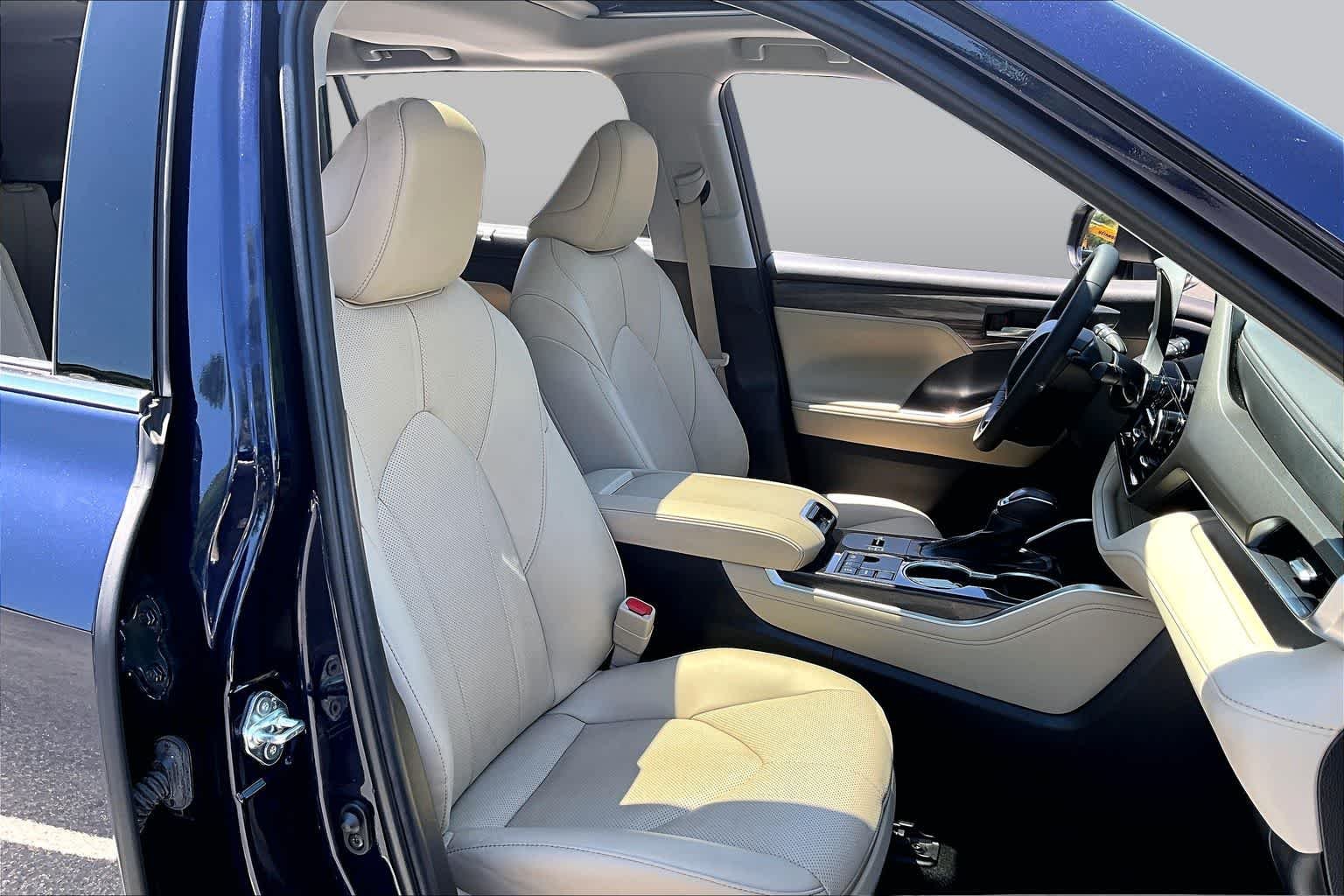 Used 2023 Blueprint Toyota Limited image 9