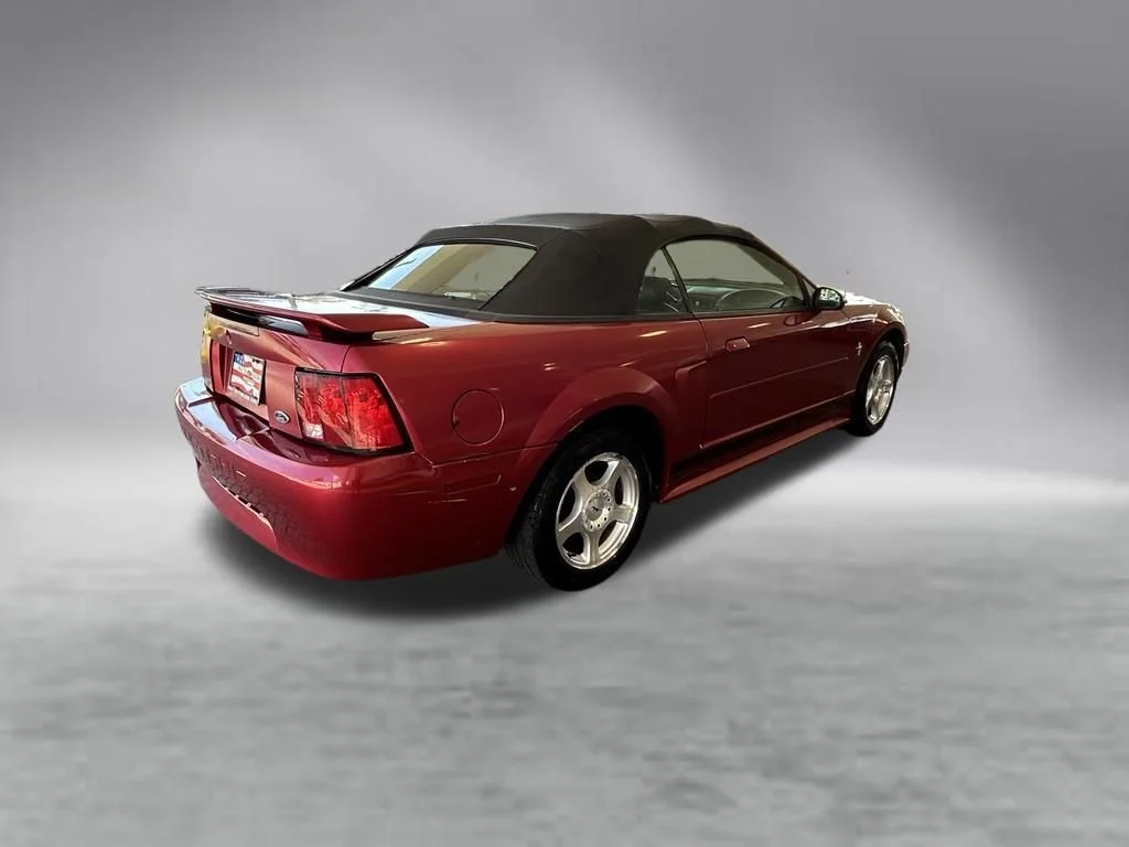 Used 2003 Red Ford V6 image 4