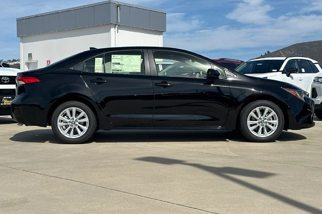 New 2027 Inked Toyota  LE image 3