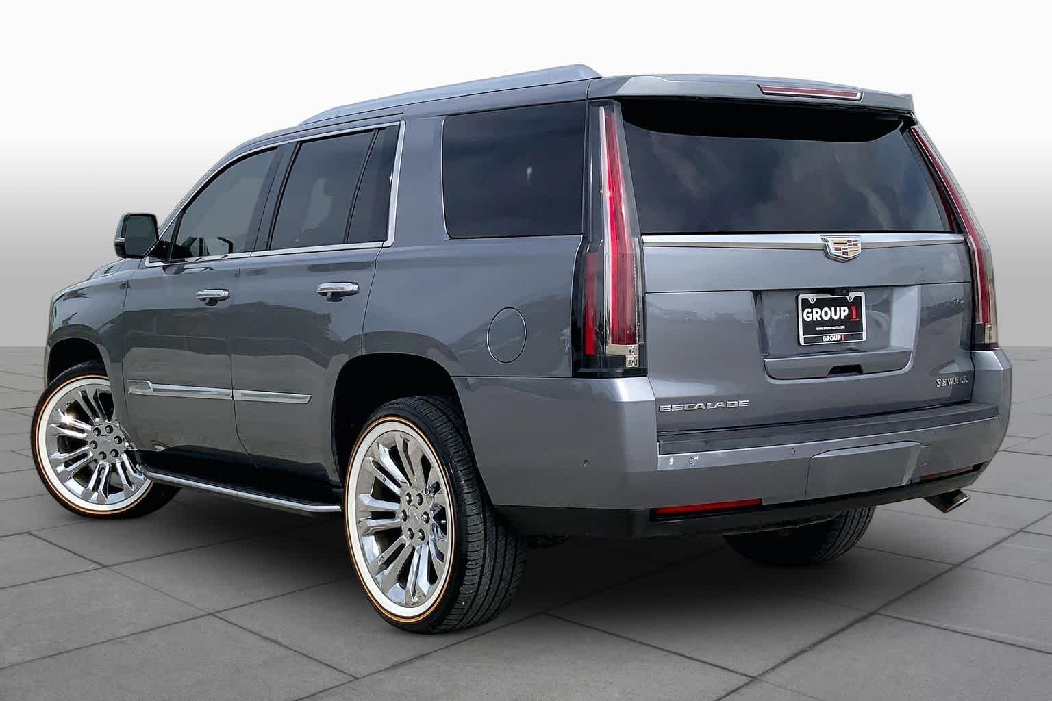 Used 2018 Satin Steel Metallic Cadillac Luxury image 12