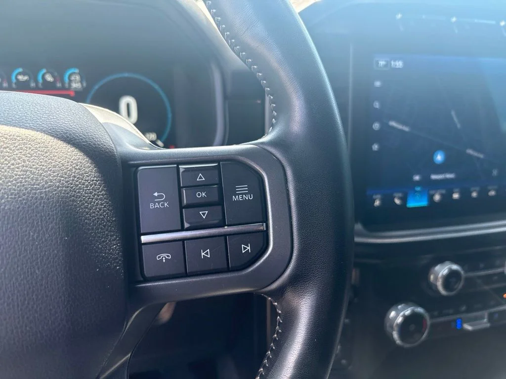 Used 2023 Silver Ford Lariat image 25