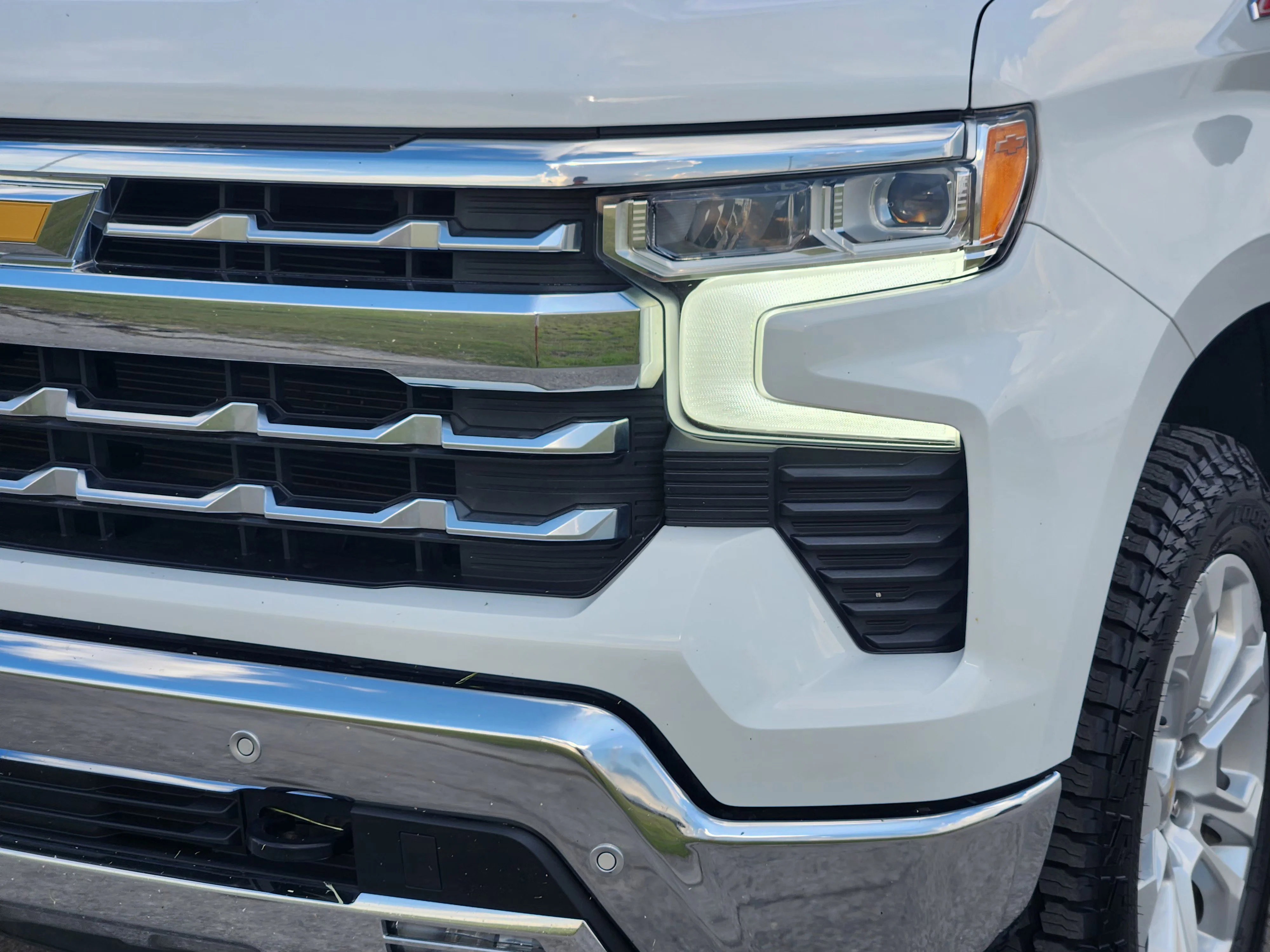 Used 2023 Summit White Chevrolet LTZ image 8