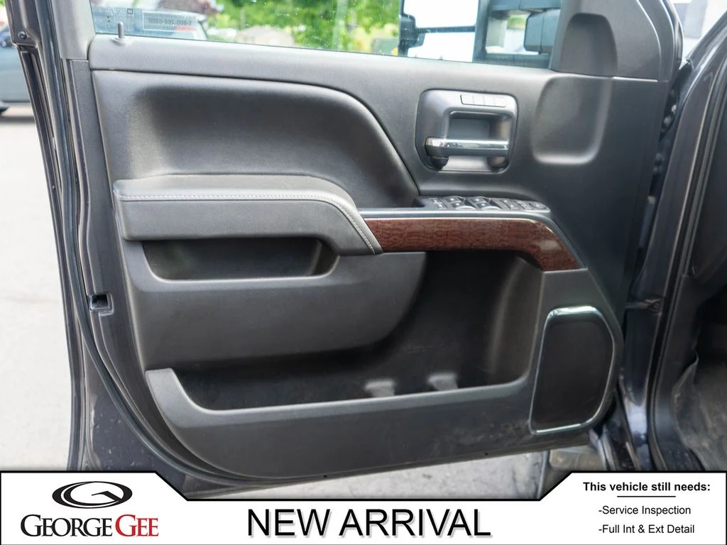 Used 2016 Gray GMC SLT image 26