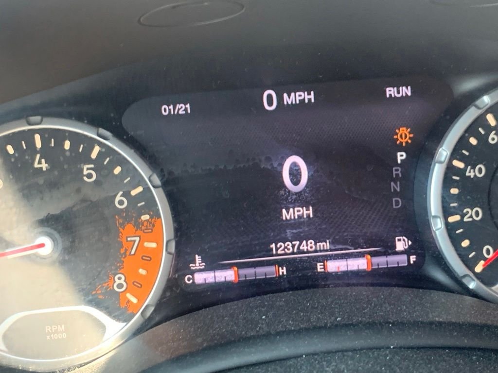 Used 2017 Gray Jeep Latitude image 14