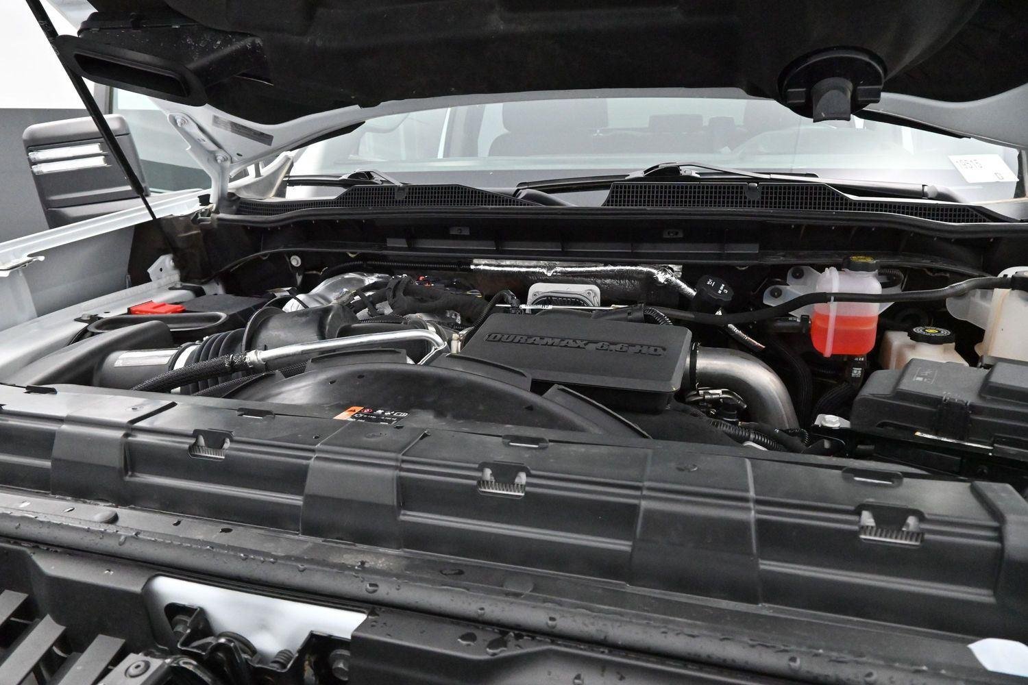 Used 2025 Summit White Chevrolet LT image 34
