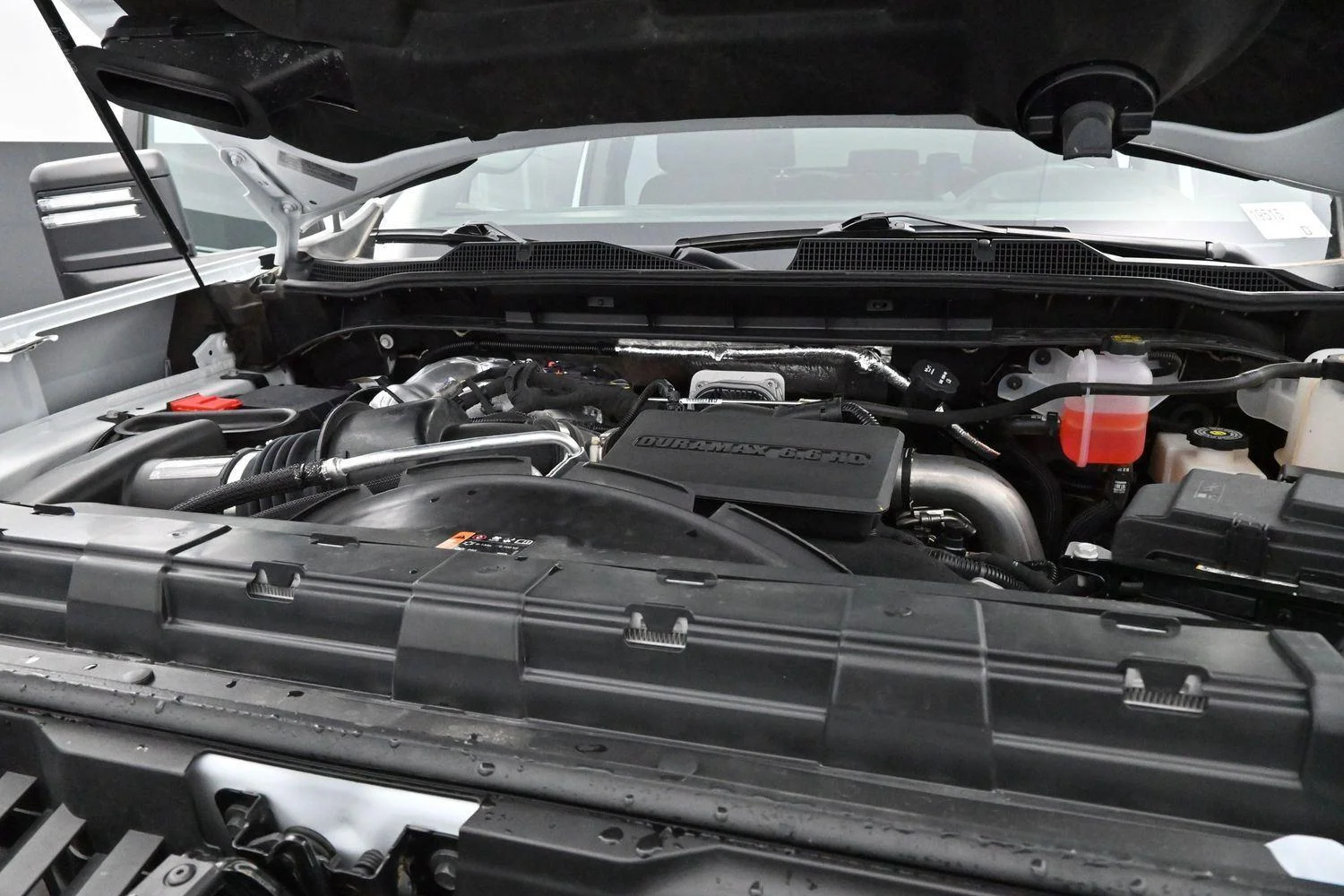 Used 2025 Summit White Chevrolet LT image 34