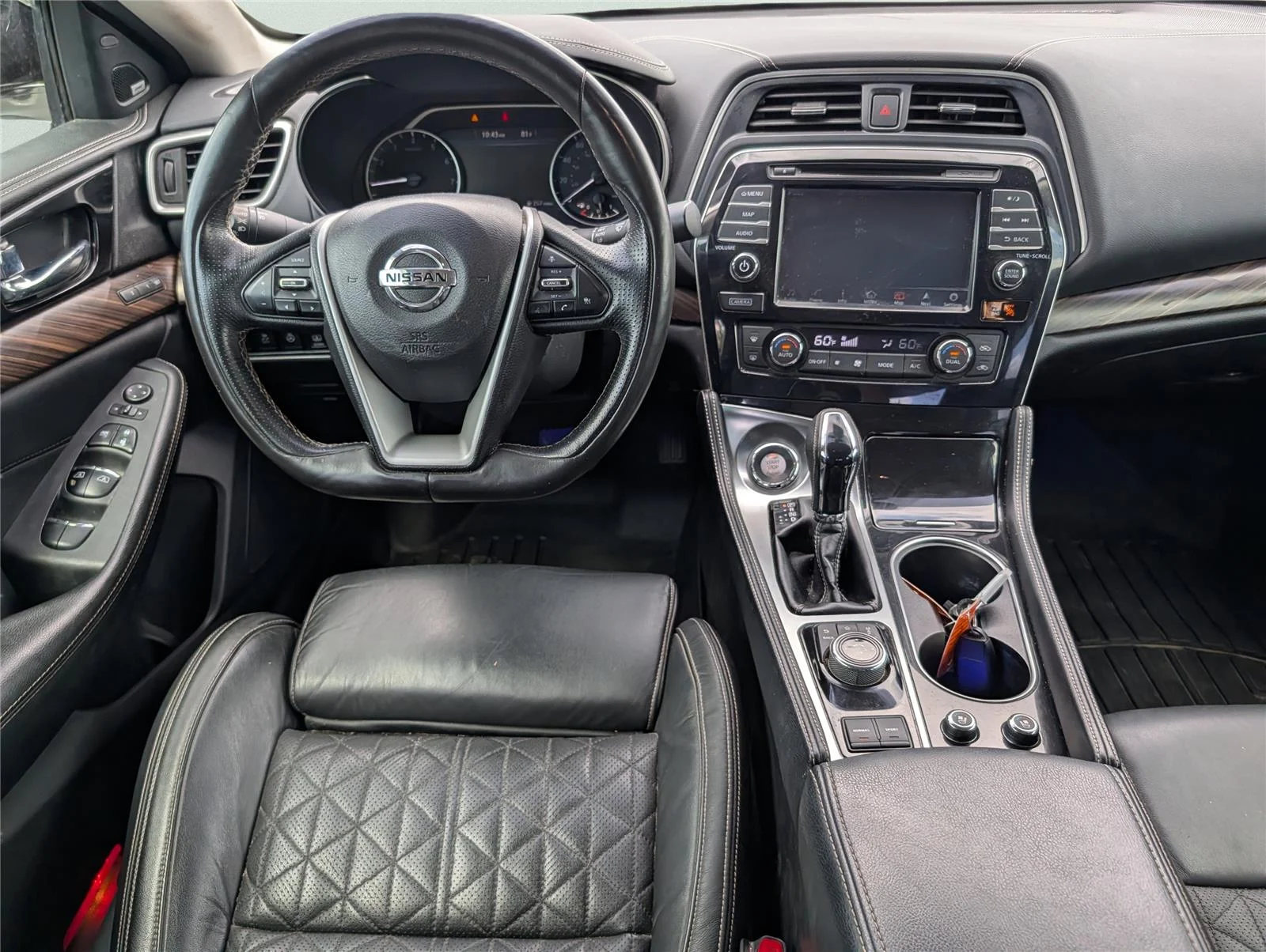 Used 2017 Pearl White Nissan Platinum image 27