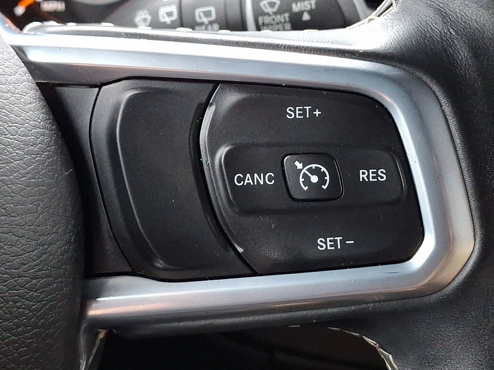 Certified Used 2019 Ocean Blue Metallic Clearcoat Jeep Sahara image 23