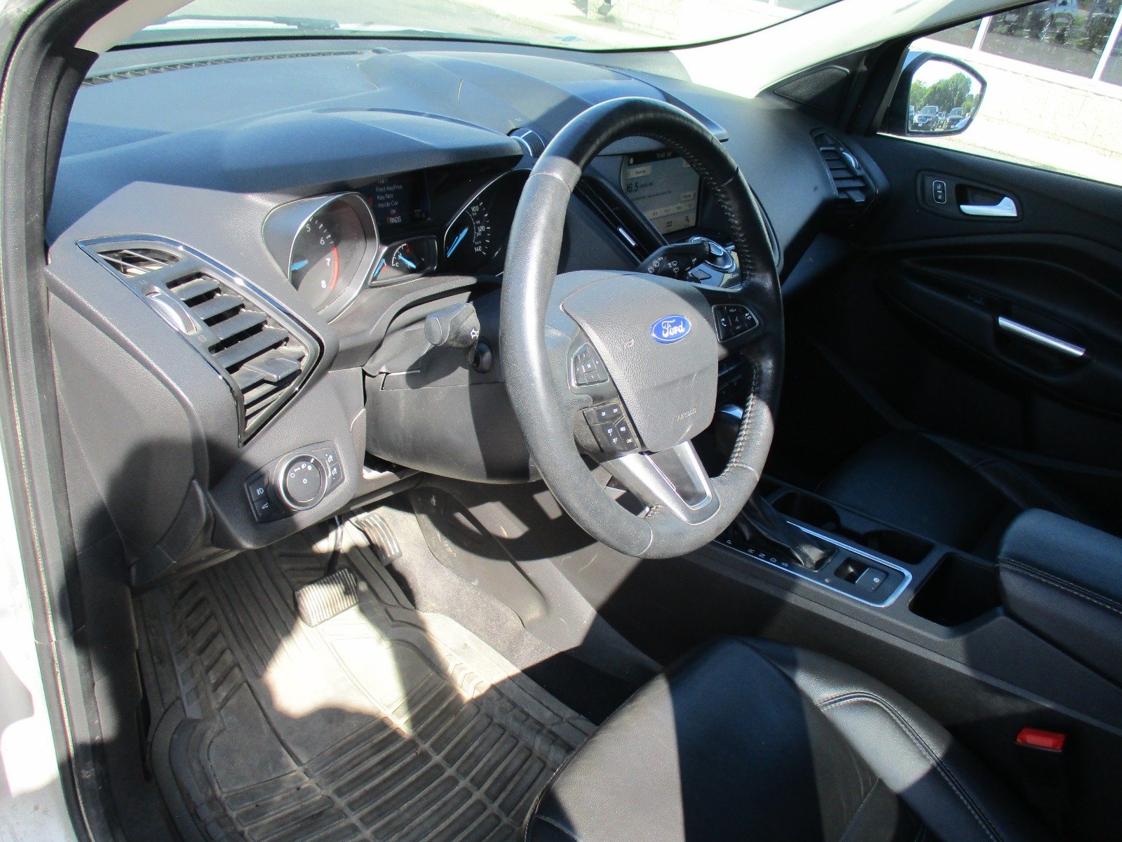 Used 2017 SILVER Ford Titanium image 9