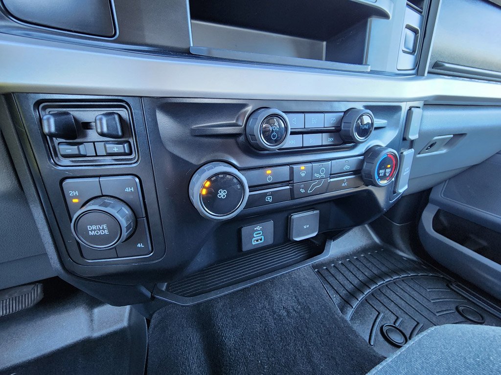 Used 2024 Oxford White Ford XLT image 29