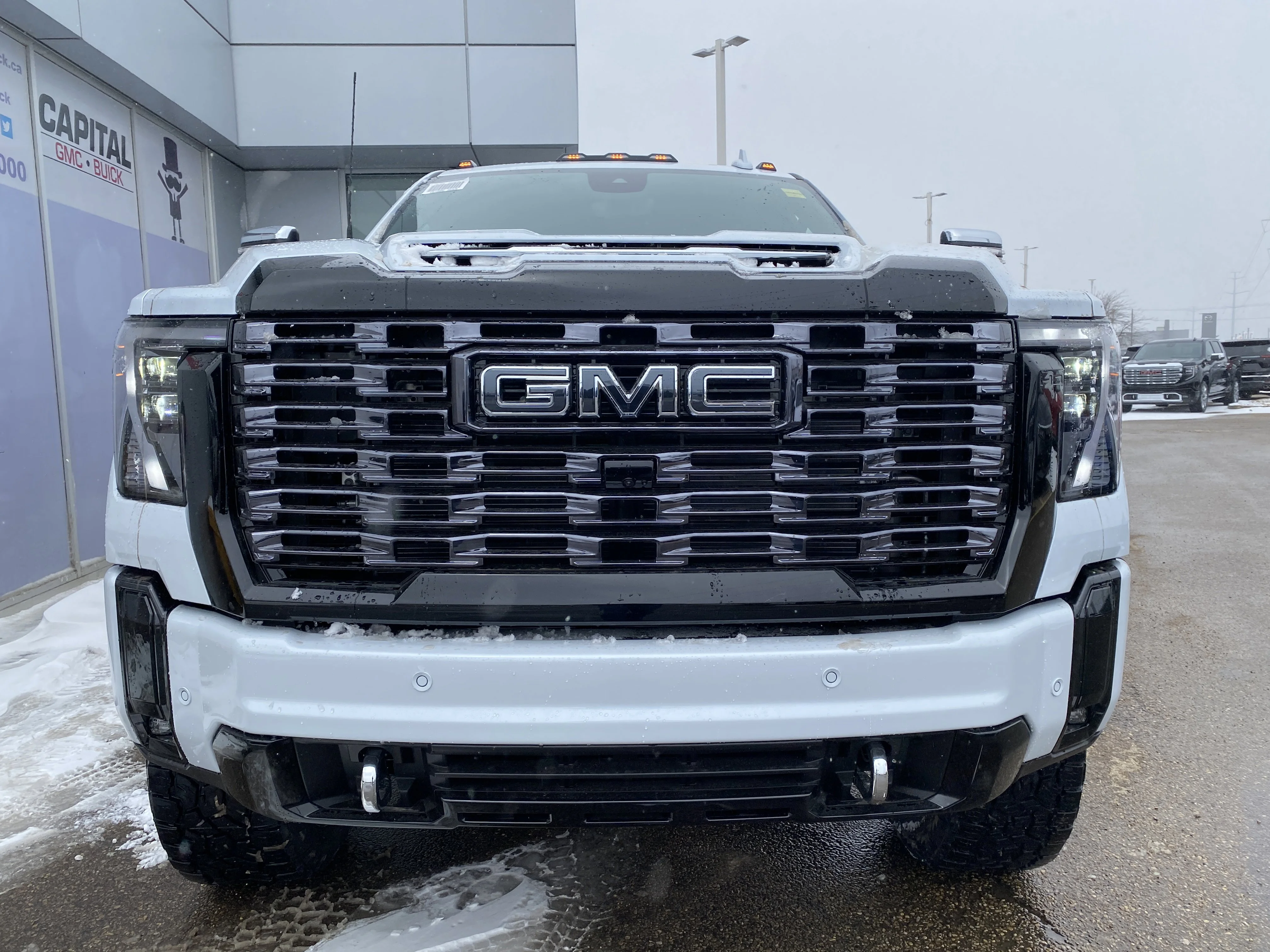 New 2026 GLACIER WHITE TRICOAT GMC Denali Ultimate image 9