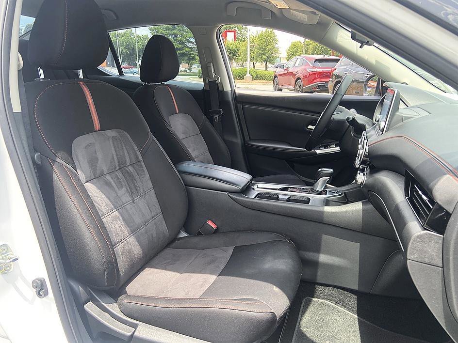 Used 2025 Aspen White Tricoat/Super Black Nissan SR image 16