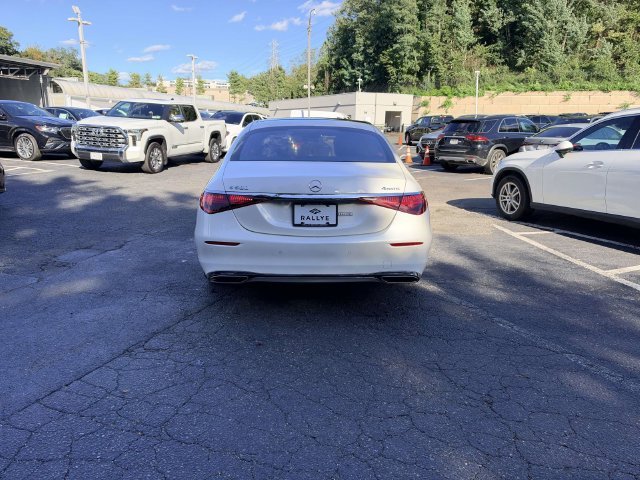 Used 2022 White Mercedes-Benz S 580 image 4
