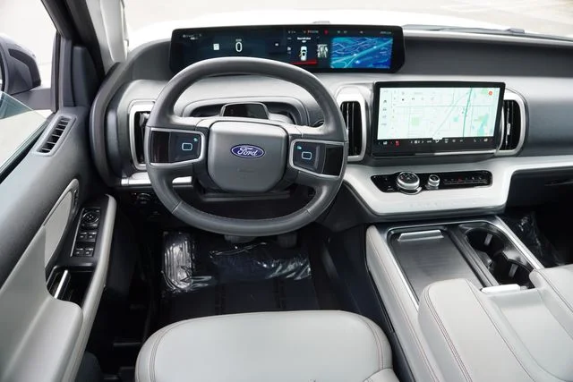 Used 2025 White Ford Active image 22