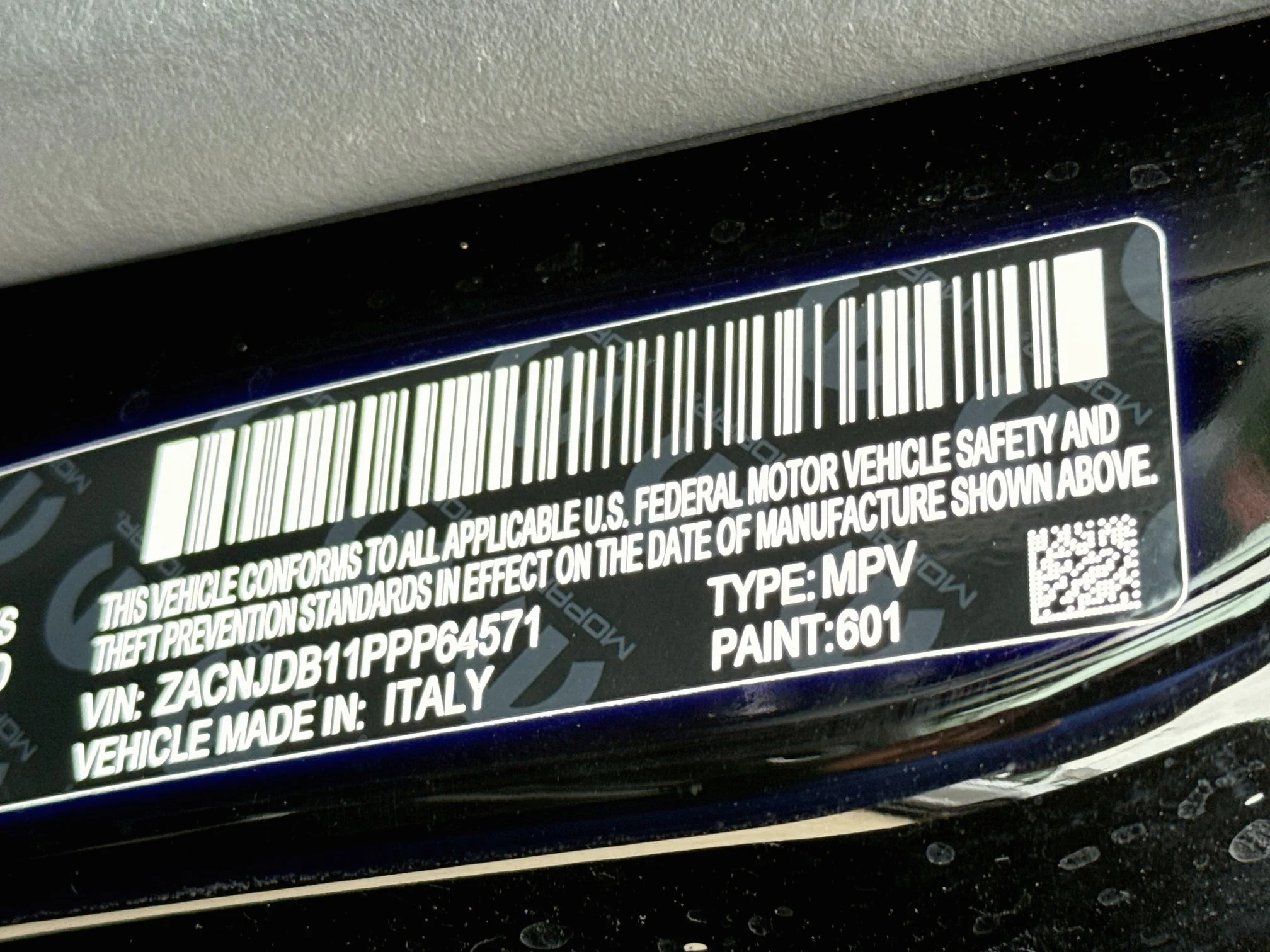 Used 2023 Black Clearcoat Jeep Latitude image 31