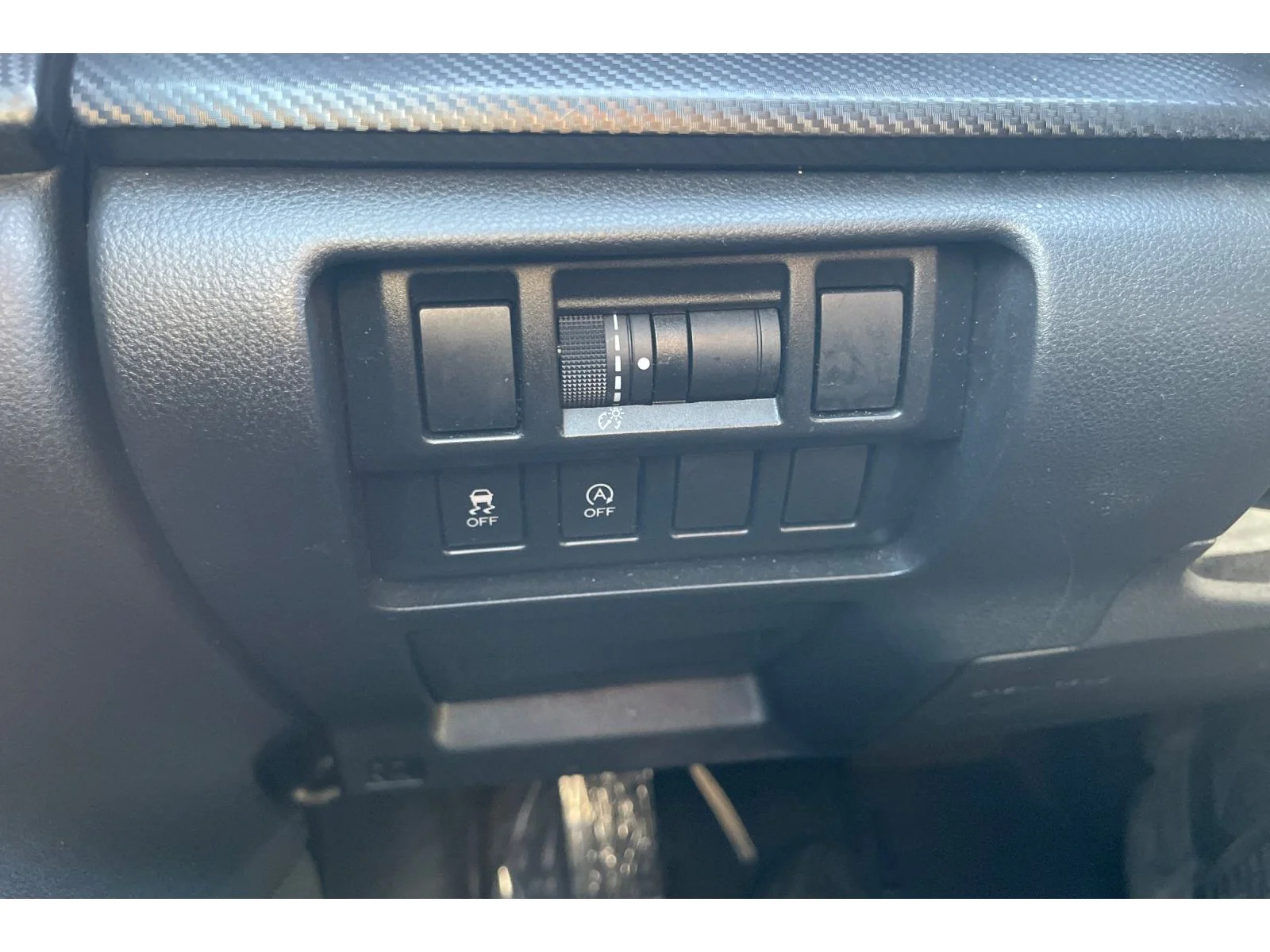 Used 2021 CRYSTAL WHITE PEA Subaru Premium image 38